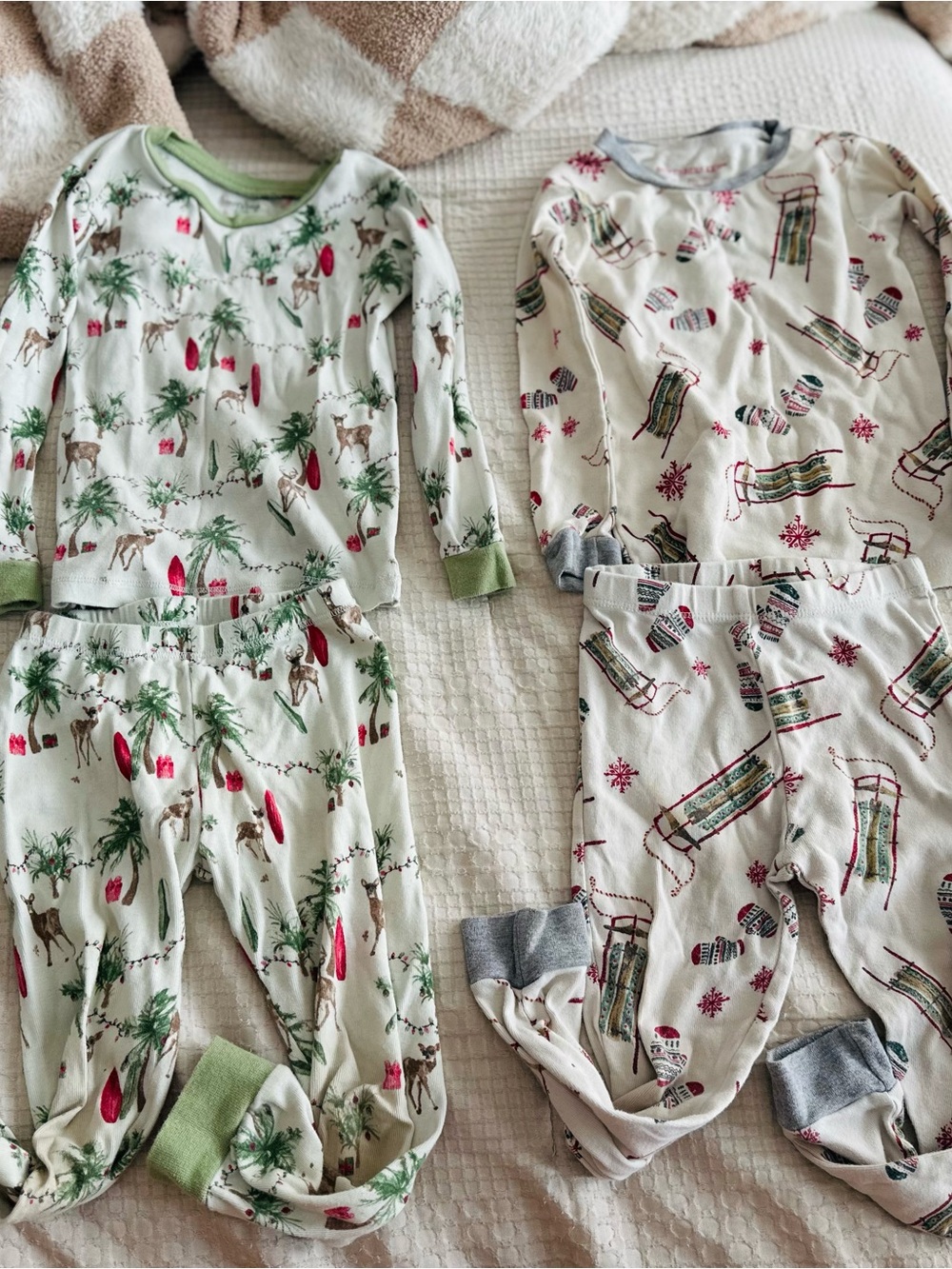 Burt's Bees Kids Christmas Holiday Print White and Green Pajama Sets Size 3T